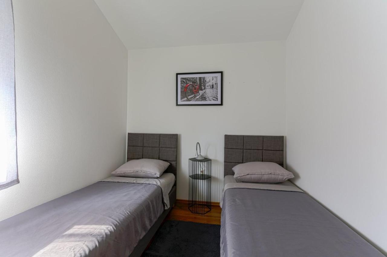 Apartman M&A Apartment Pula Exterior photo